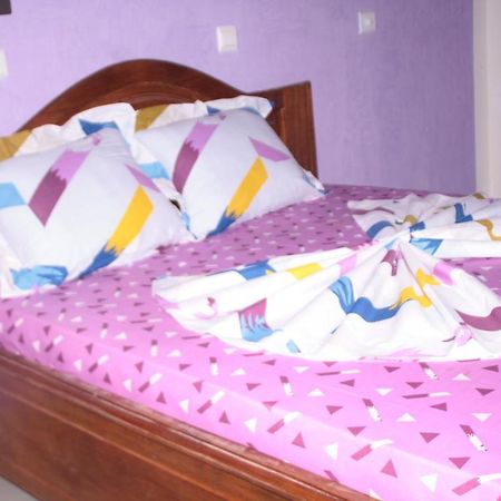 Hotel-Le-Parisien Brazzaville Bagian luar foto
