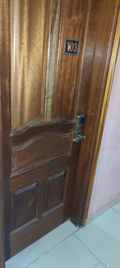 Hotel-Le-Parisien Brazzaville Bagian luar foto